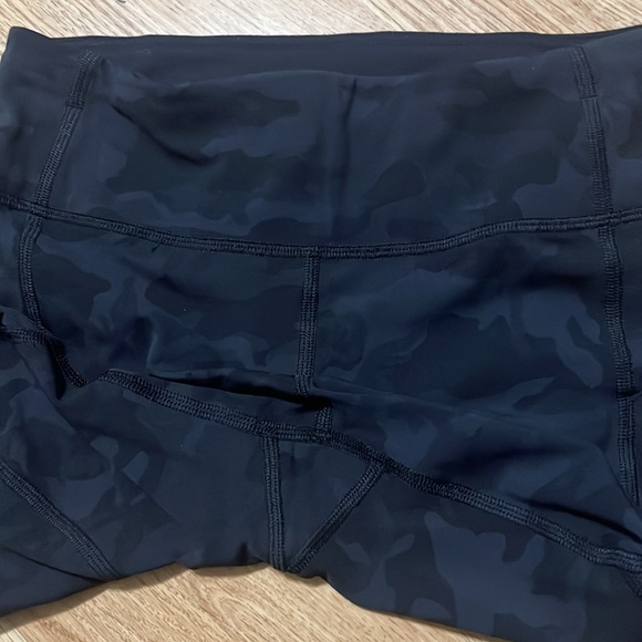 Lululemon Pace rival deep camo 21” size 4 - Picture 3 of 4